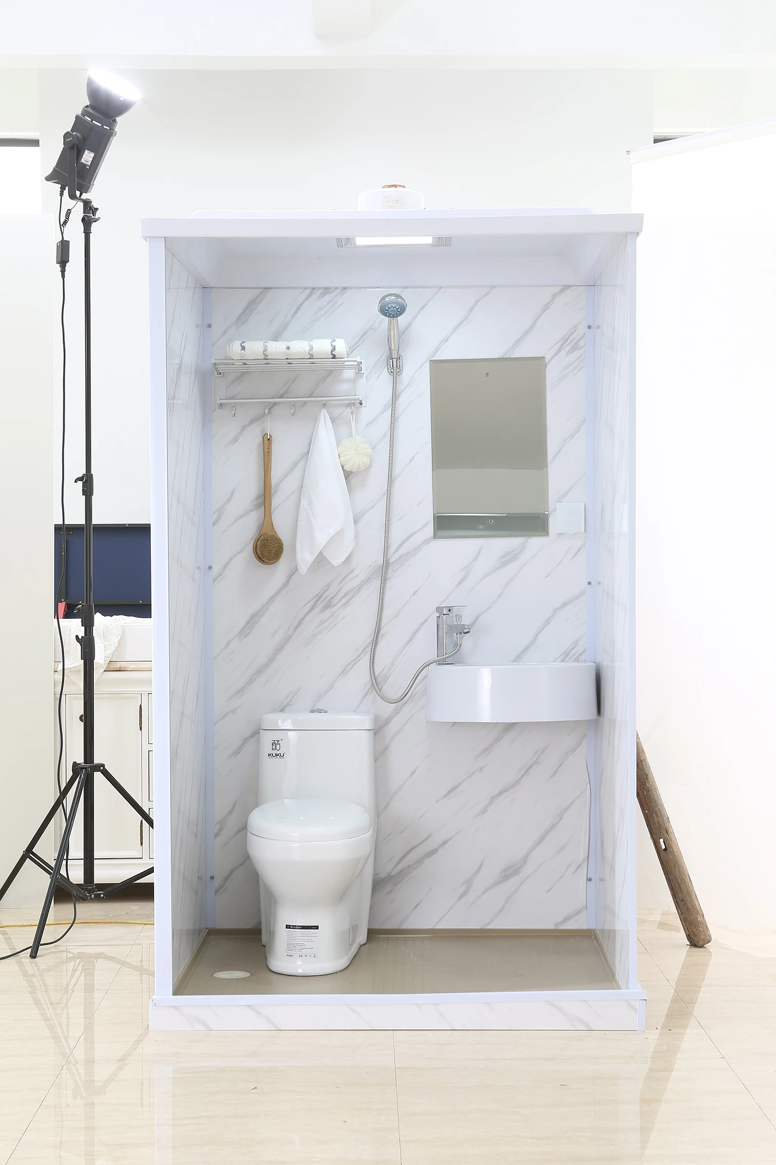 China Factory Direct Modern Sliding Integrated Bathroom Modular Multi-Functional One Toilet Basin Acrylic Portable Shower Room