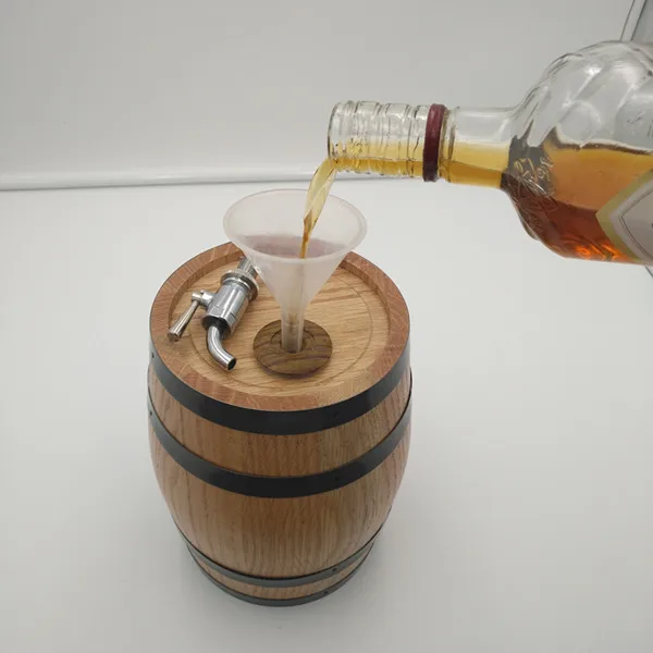 Round shape wood barrel for drinks