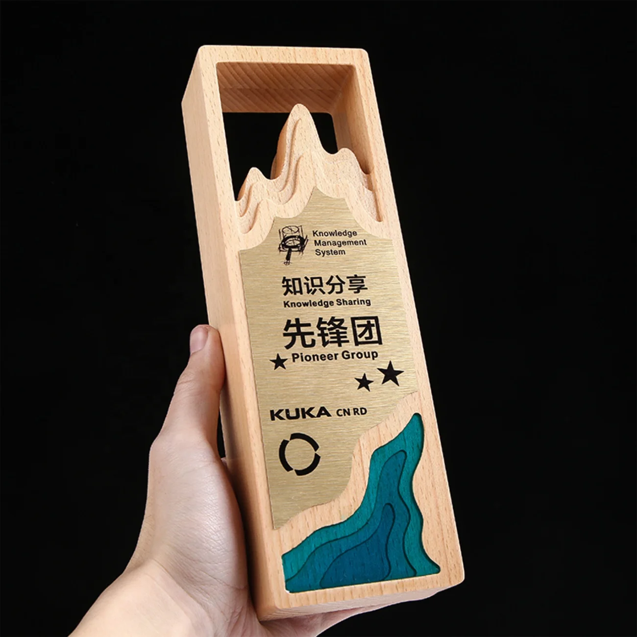 Newtguangzhouystal Glass Trophy Wcrystalved Animal Theme Laser Printed Award Plaque on Wood Bart New York Souvenir Europe Clear