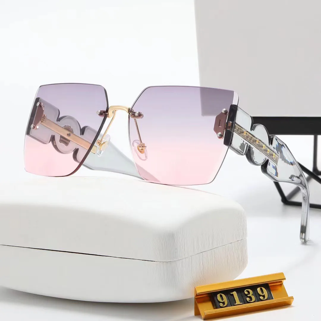 2024 Hot Sale Fashion Gradient Eyewear Designer Sunglasses with Brand Logo Luxury Glasses