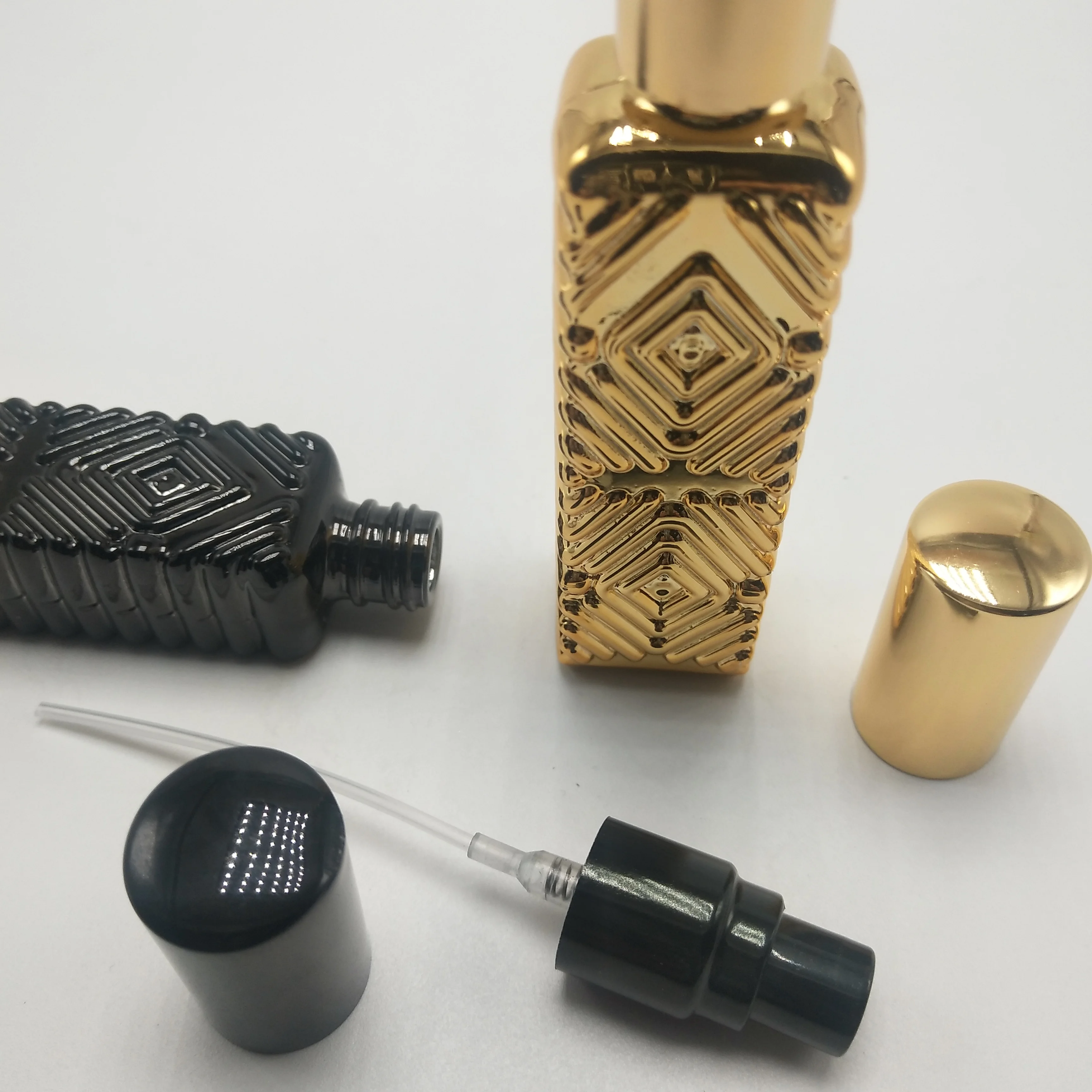 
YJ-1032 12ml portable empty perfume spray small wholesale women glass bottle car perfume 