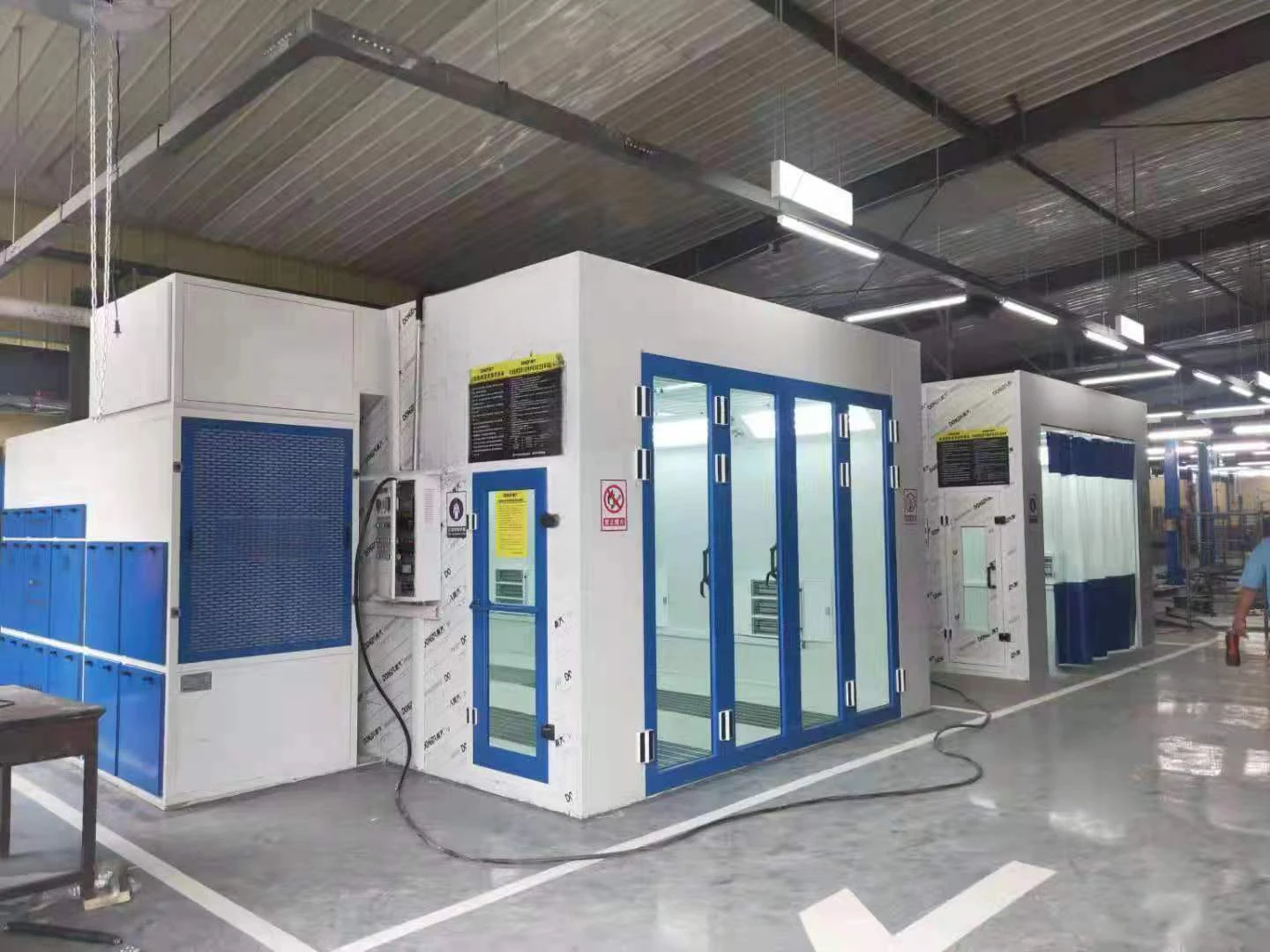 7m*4m Electric/Diesel/Gas Heating Luxury Spray Booth Auto Car Paint Booth Fully Glass Door Luxury Car Paint Room