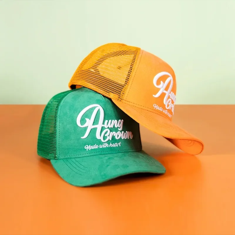 New Promotion 5 Panel One Size Fits All Structured 100 % Cotton Black Topbrim Embroidery Customized Woven Tag Trucker Hats