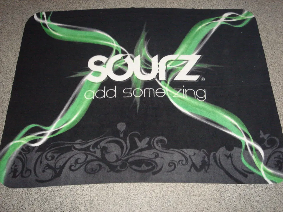 
Polyester Polar Fleece Blanket with Anti Pilling Finish for Promotion Event Use 