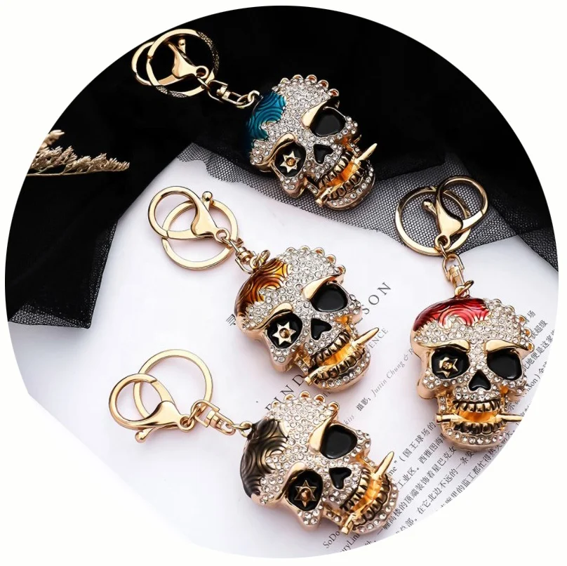 Creative Metal key ring Charm Crystal Skull Head Fashion Jewelry Car Bag Pendant Keychain For Men