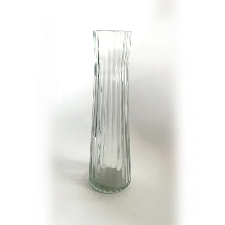 Well Priced elegant clear and colored glass vase supply