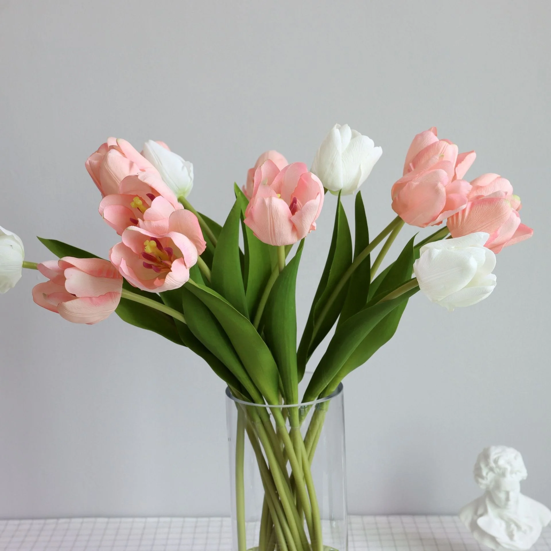 
Tulip Artificial Flower Natural Touch Moisturizing Bouquet Artificial Wedding Home Plastic Decoration 