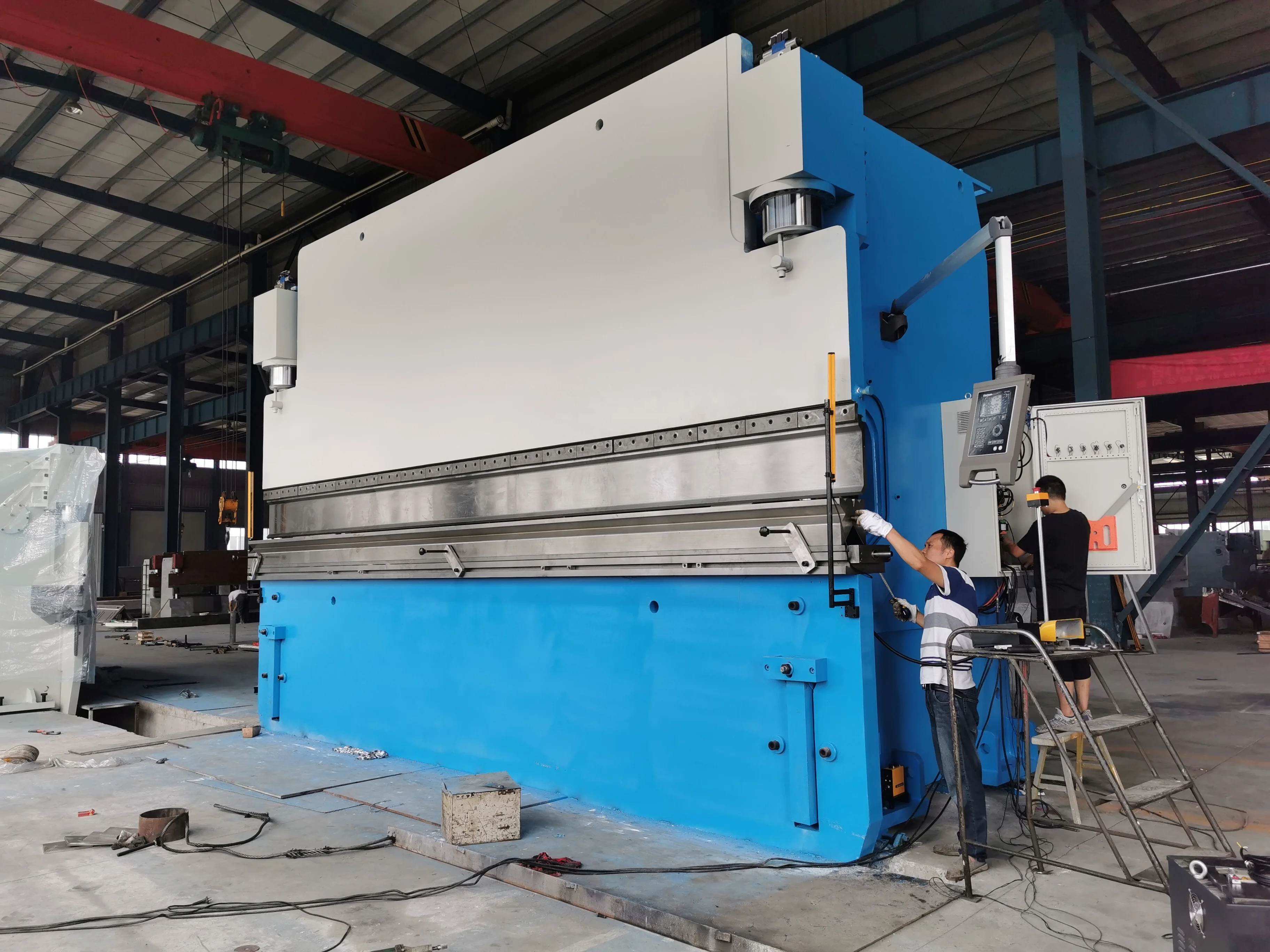 
hydraulic cnc 6m press brake machine 