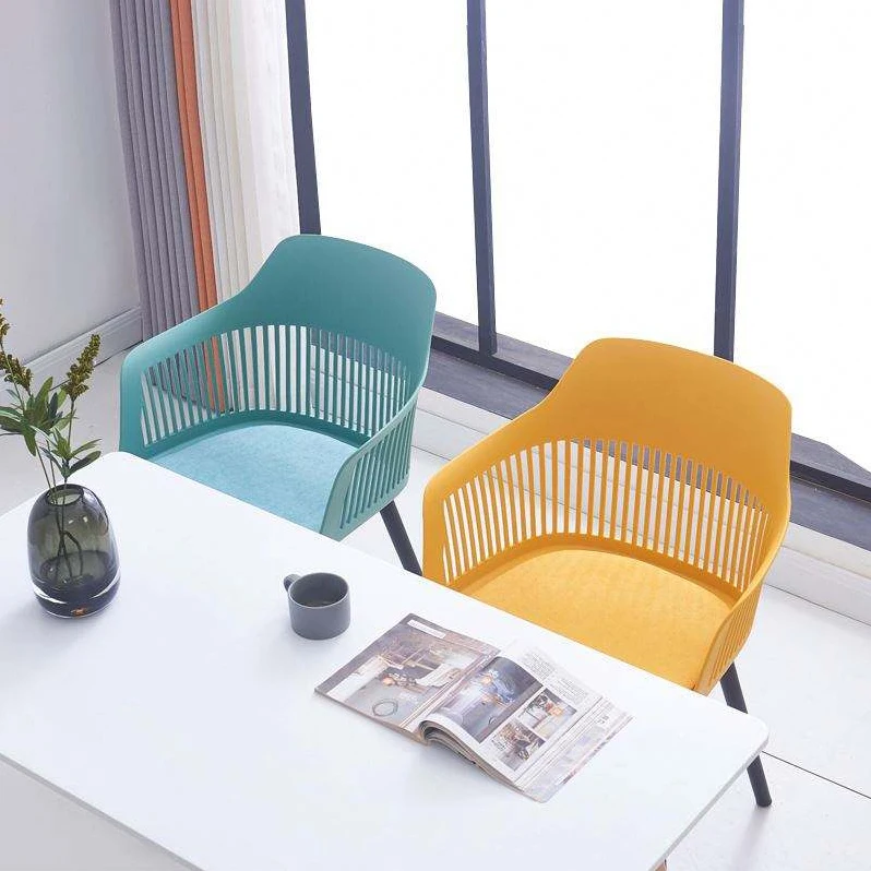 Factory Wholesale Low Price Italian Design Cafe Restaurant Dining Chair Plastic Kitchen Dining Chair on Sale