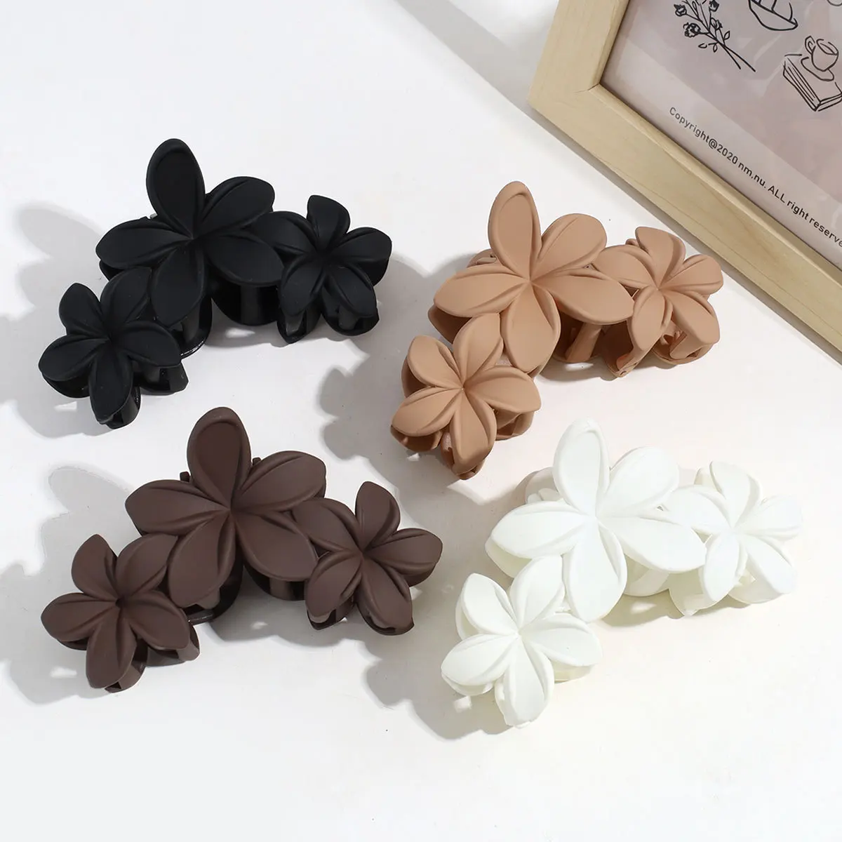 Flower Claw Clips Cute Hair Clips for Women Strong Hold Nonslip, Hawaiian Hibiscus Flower Hair Clips Beach Hair Accessories