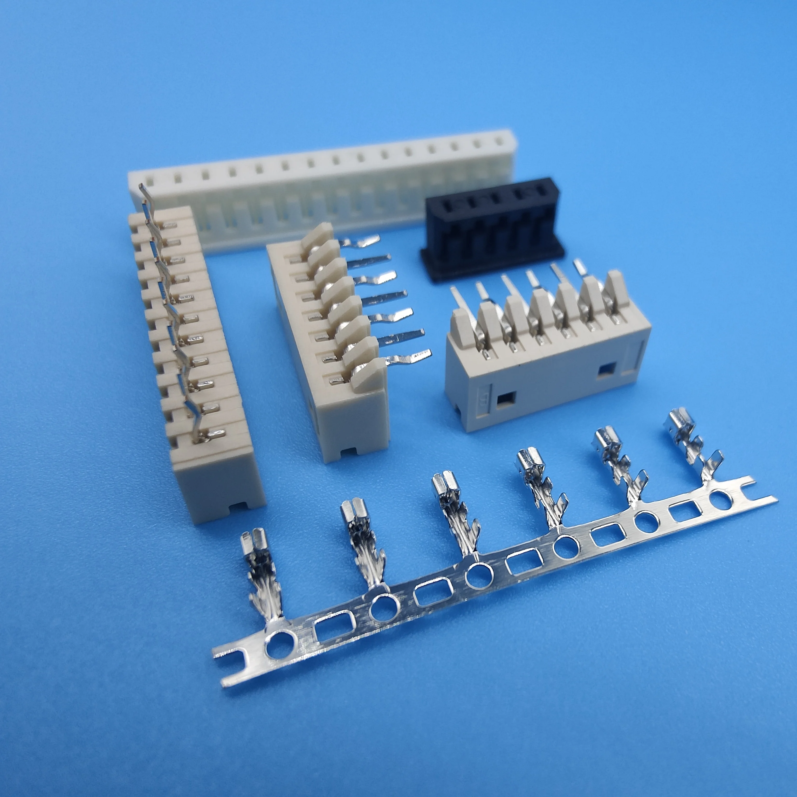 Molex 51004  2.0mm Pitch Series Wire to Board Connector