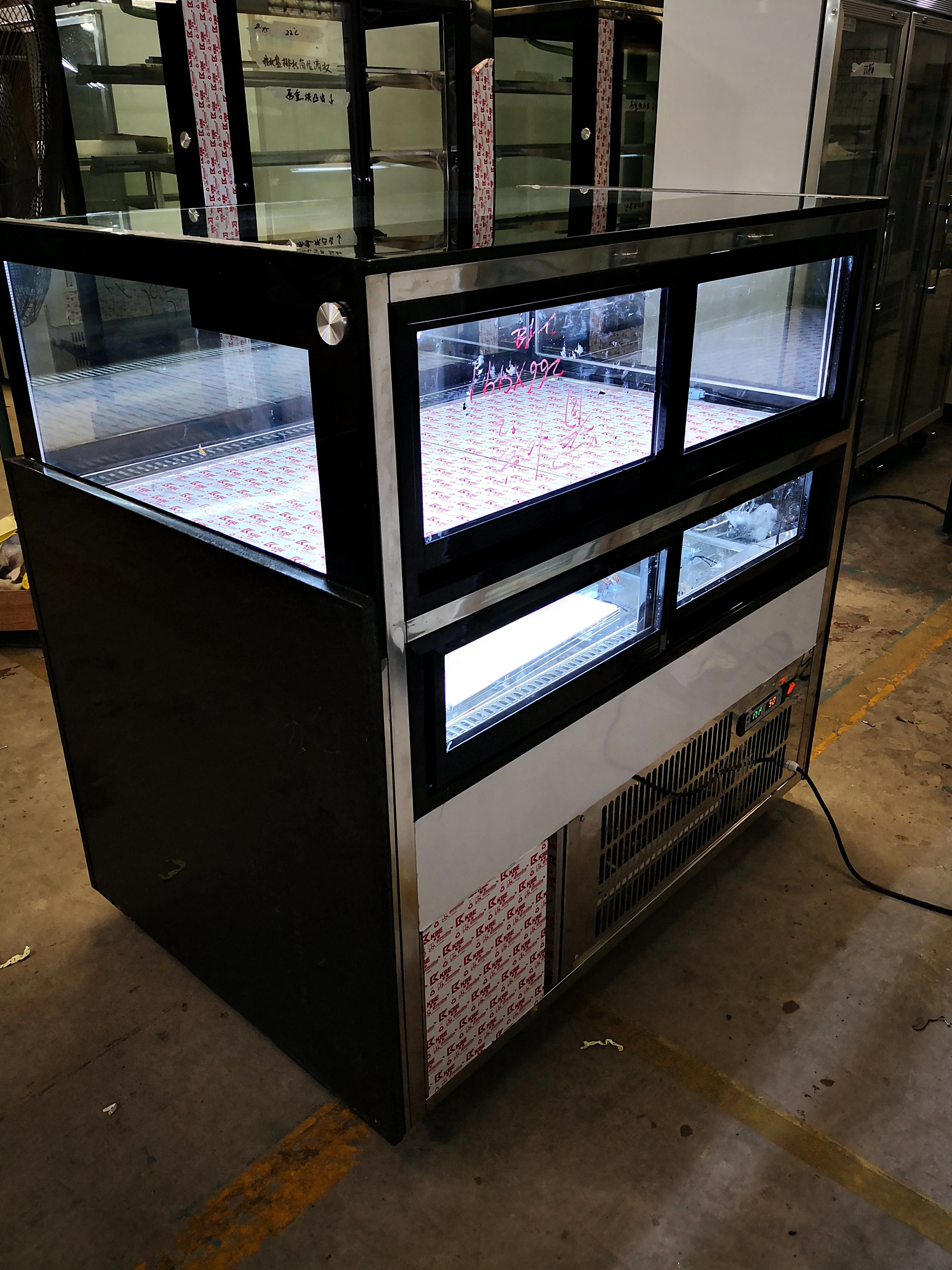 Refrigerated Chocolate Showcase / Chocolate Refrigerated Showcase