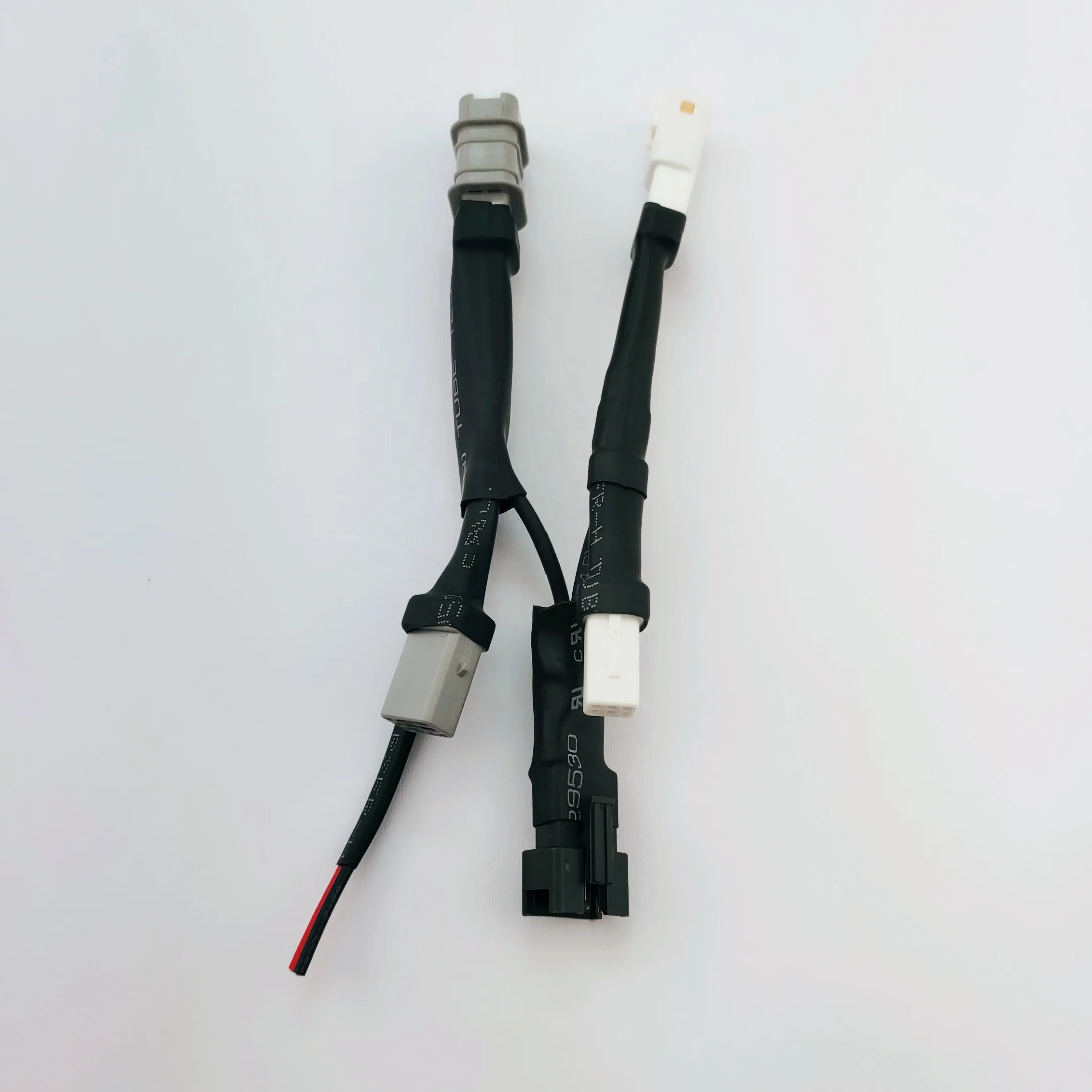 
05T/05R-WJPF-HHLE-D to 03T/03R-JWPF-VSLE-S wire harness for waterproof 