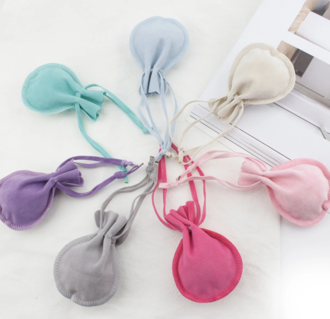 Customized Fabric Pouch For Gifts Packaging Jewelry Bag Luxury Velvet Pouch With Logo Foil Stamping