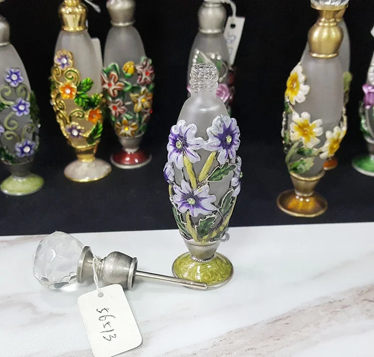 6ml Metal Flower Tin Gold Mini Perfume Frosted Oil Bottle Glass Bee Pupa Shape Essential Oil Refillable Bottles#56513