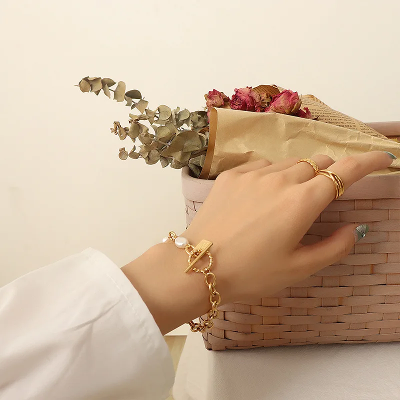 Jewelry Square Brand Simple Fresh Water Pearl Gold Christmas Bracelet Female Titanium Steel Hand Jewelry wholesale
