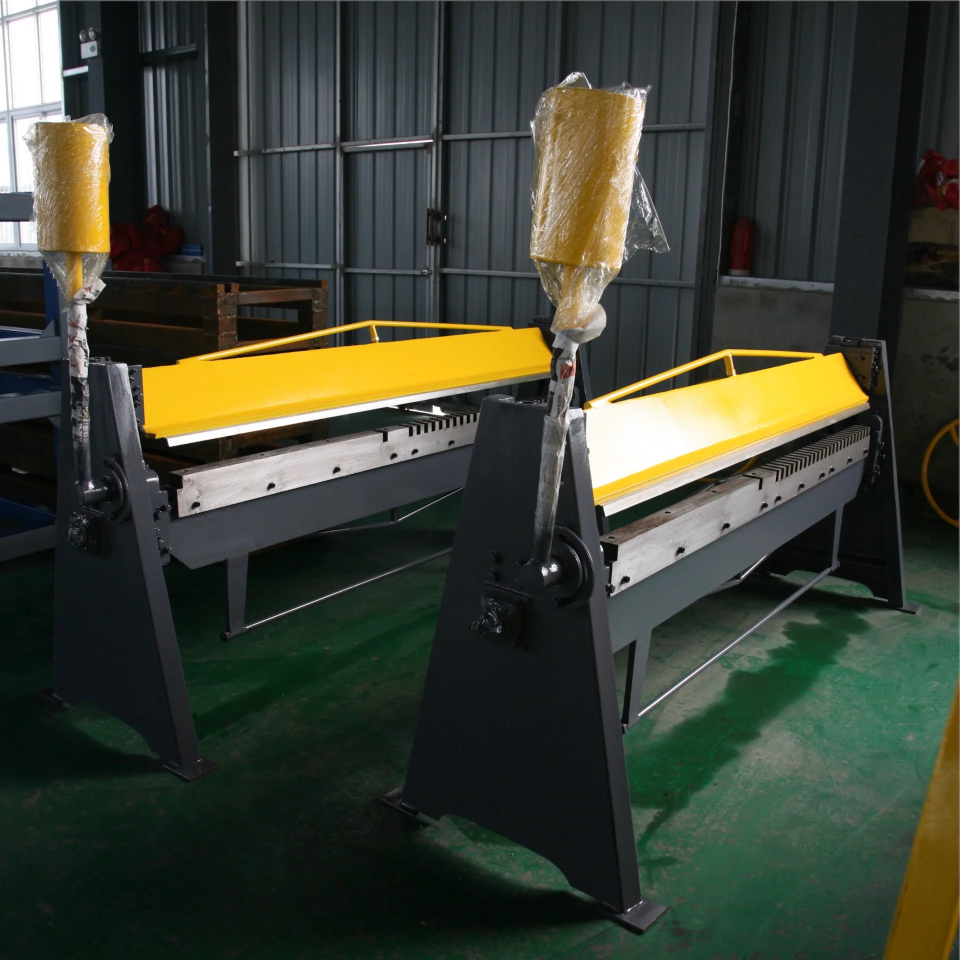 Iron Plate Hand Operation Sheet Metal Folding Machine Metal Plate Manual Bending Machine