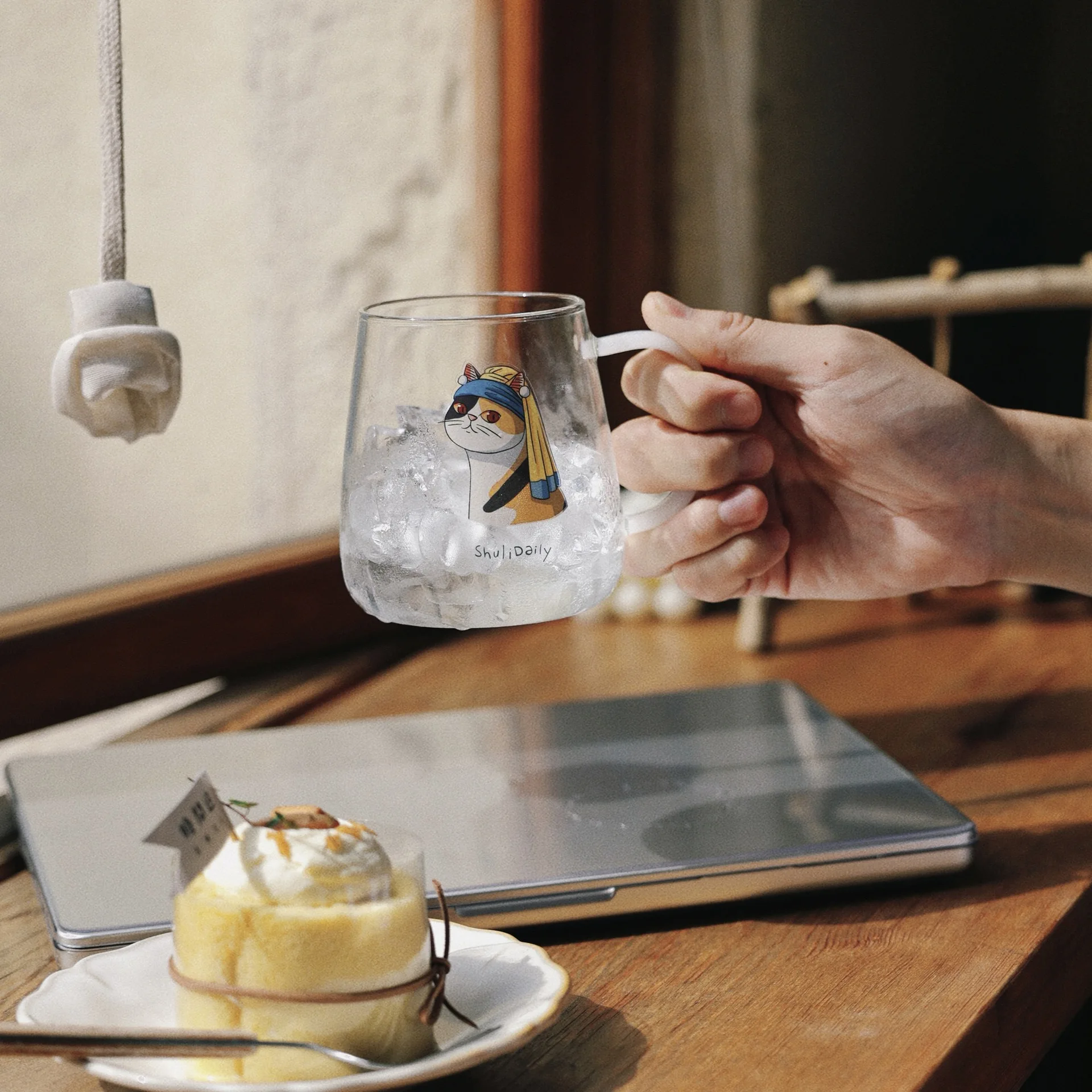 Factory wholesale custom logo 3D cute cartoon little bee transparent glass mug with lid spoon gift coffee cup for the office