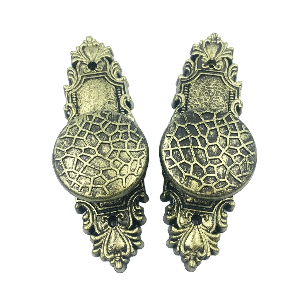 Buy Professional Flower Design Antique Copper/Brown 18*9CM Alloy Curtain Hook With Screw For Hook Style Curtains Supplier