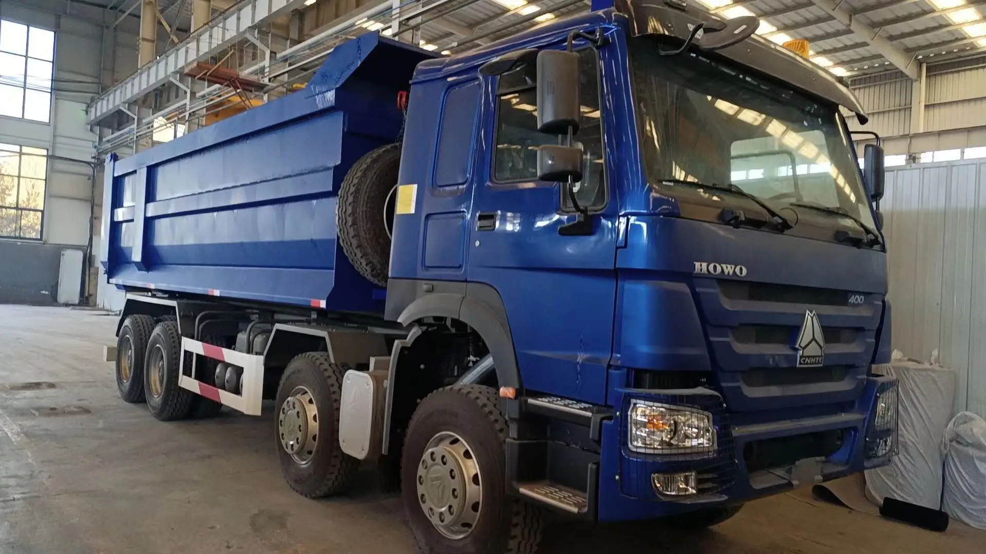 Самосвал Sinotruk HOWO 8x4 распродажа 4 оси самосвал для тяжелых грузовиков 40 тонн продажи