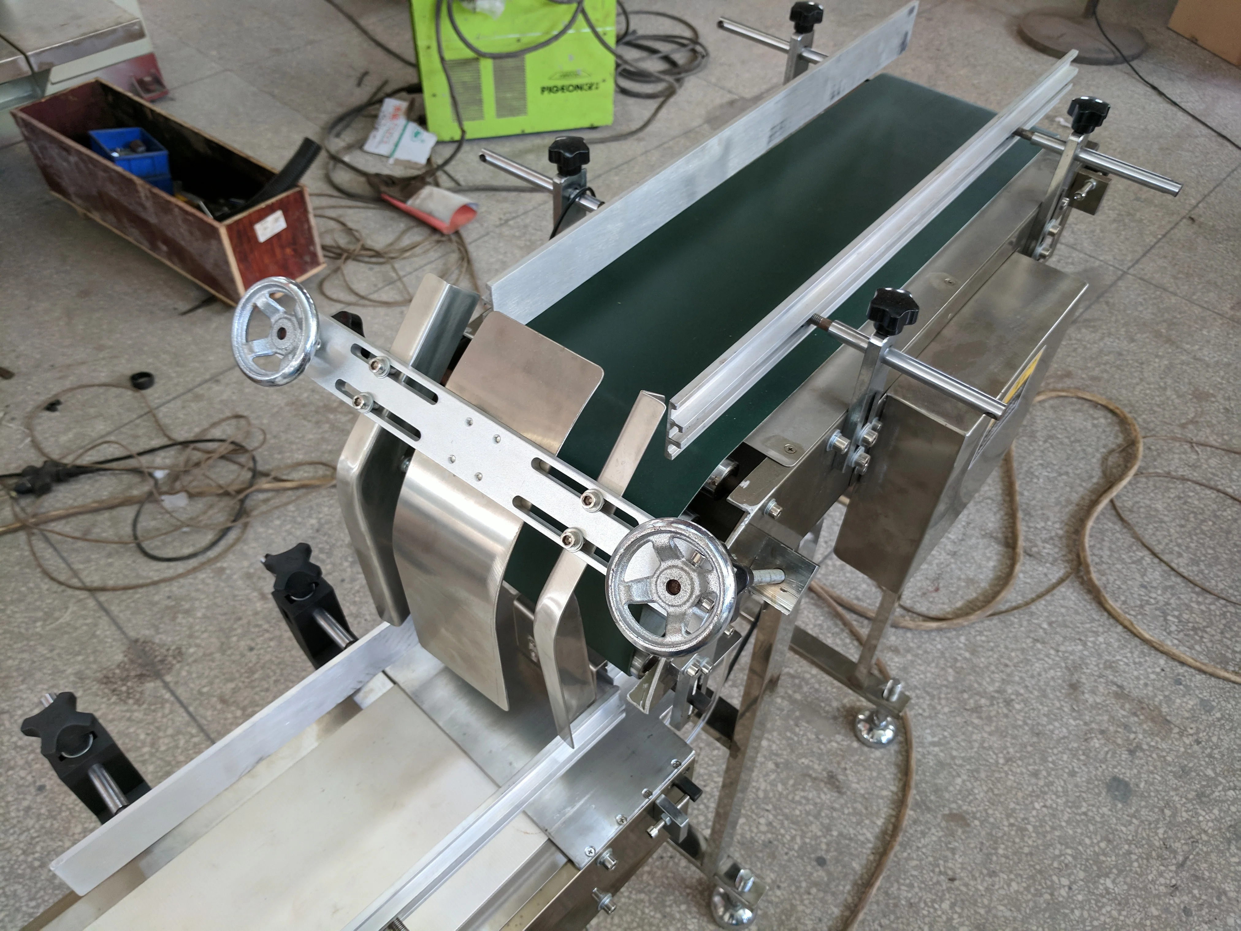 
Low cost multi bags facial tissue paper packing machine 