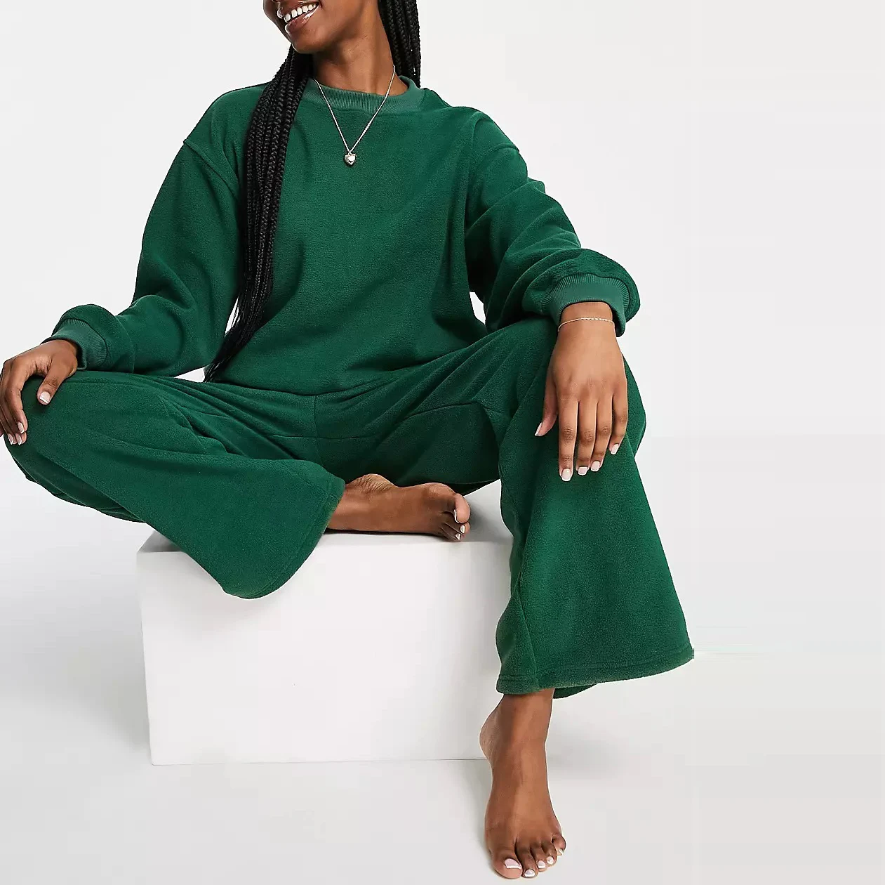Wholesale sweat suits apparel lounge wear 2 piece set women straight leg jogger set streetwear fleece tracksuit