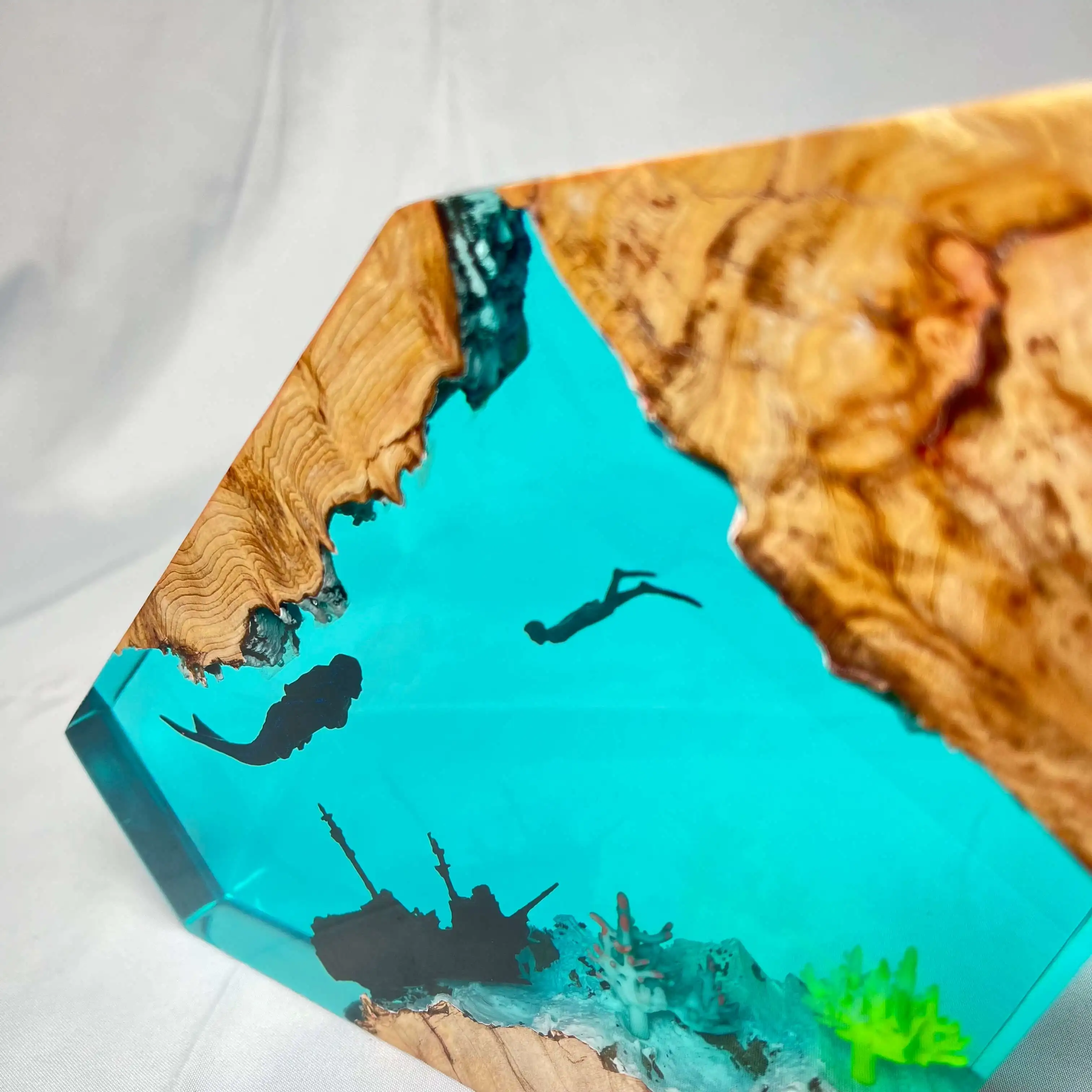 Transform your room with our hot-selling LED lamp featuring a mesmerizing deep sea scene with high-quality epoxy resin