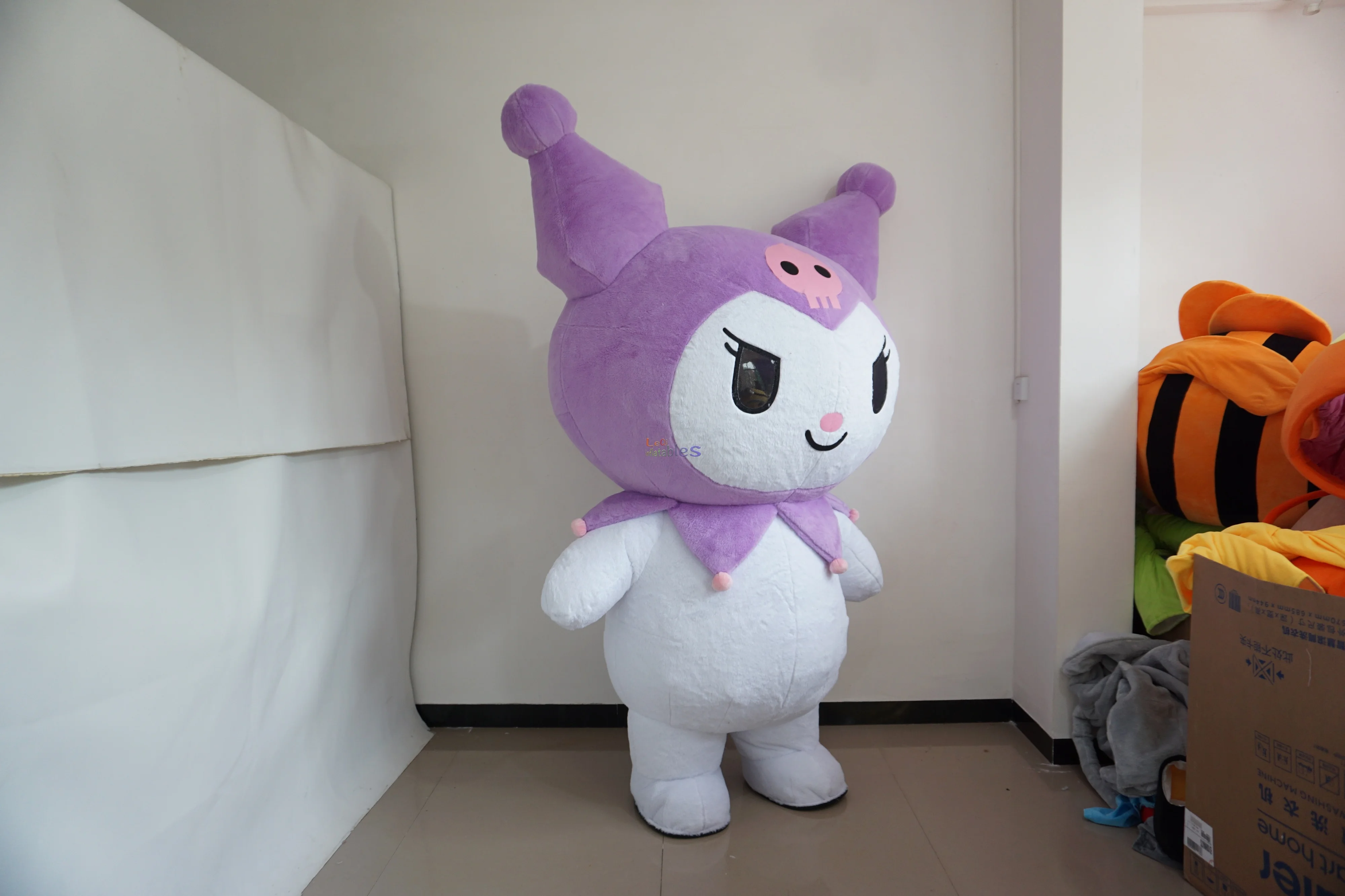 2m Japan Cartoon Character Walking Purple Kuromi Inflatable Mascot Cosplay Moving Inflatable Kuromi Fur Plush Mascot Costumes