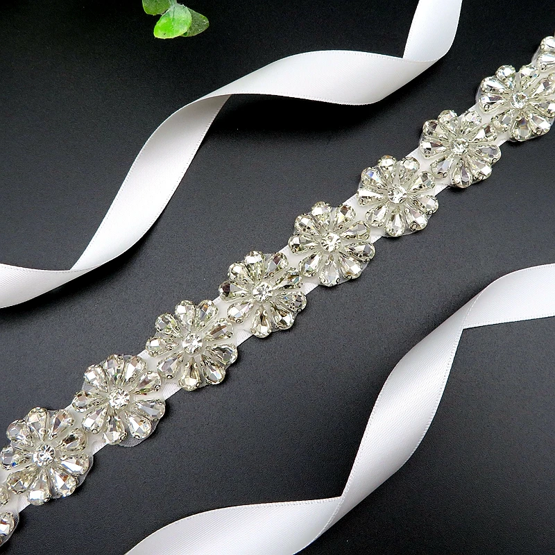 
Wholesale Handmade Flower Design Silver Rhinestone Applique Bride Belts Crystal Beaded Wedding Dress Sashes 