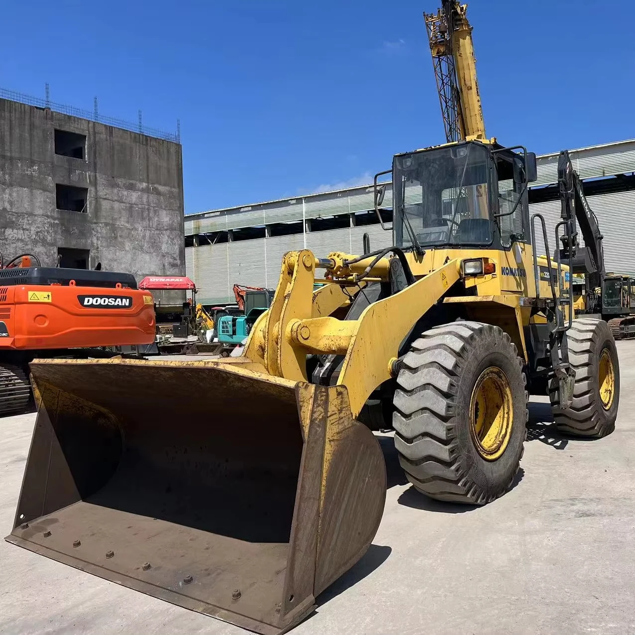 Used Loader Komatsu WA320-3 wa320-5  Second Hand Wheel Loading Machine for Sale