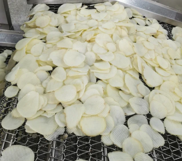 Заводская цена автоматическая линия для производства свежих картофельных чипсов машина жарки Линия По Производству Чипсов с CE