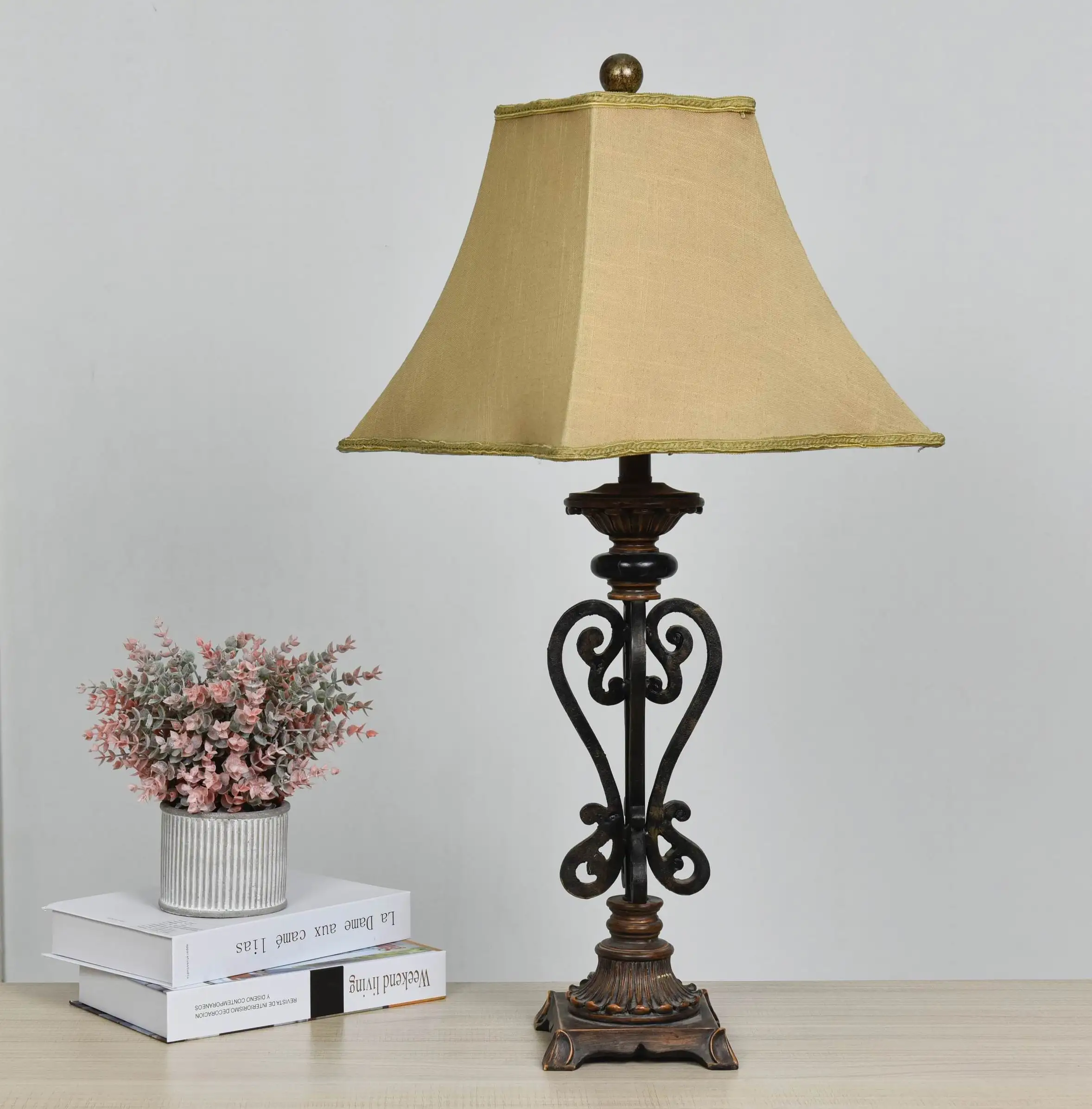 
Hot Selling Classic Table Lamps Cordless For Home Decor Metal Table Lamp 