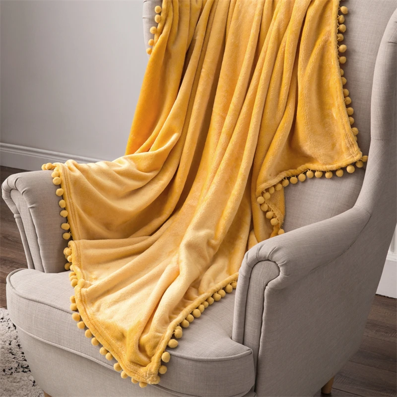 Mulan 100% Polyester Custom Solid Flannel Blanket 280GSM Fabric Textile Blanket With Pompom
