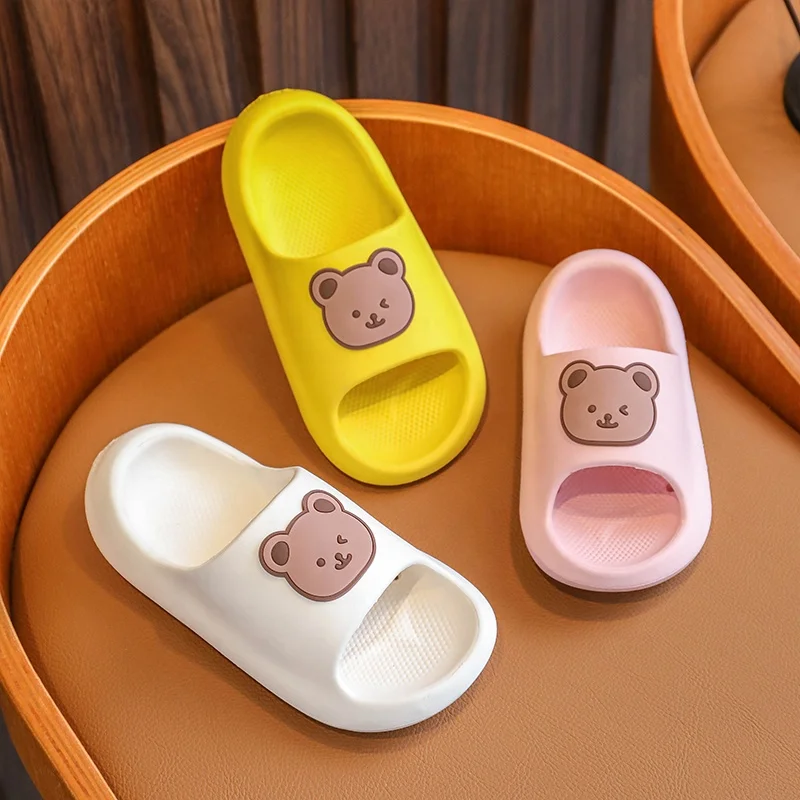 2021 High Quality Children Sandals Cute Cartoon Bear Kid Shoes OEM Slider Indoor Non-Slip Kids Shoes Slides Slippers For Babies