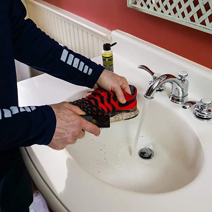 shoe cleaning kit private label footwear cleaner for sneakers, boots 4 ounce bottle and brush shoe cleaning kit