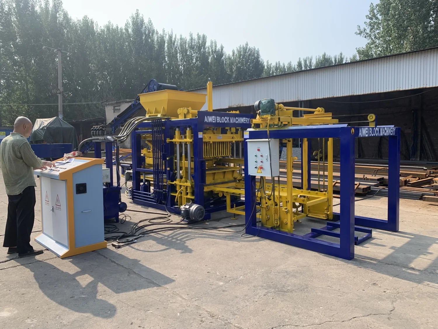 Small Scale Industry Factory to Make Much Money Qtj4-18 Fully Automated Paver Block Brick Making Machinery Concrete Kenya Money