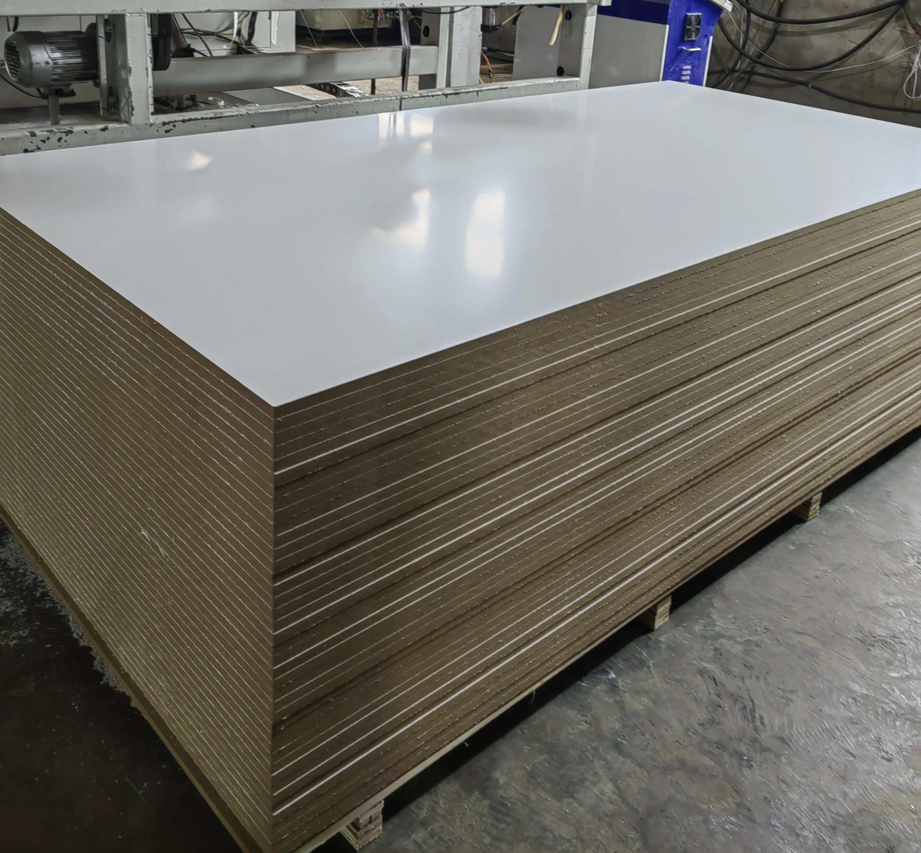 18mm Two Sides Melamine MDF for furniture cheap price with good quality