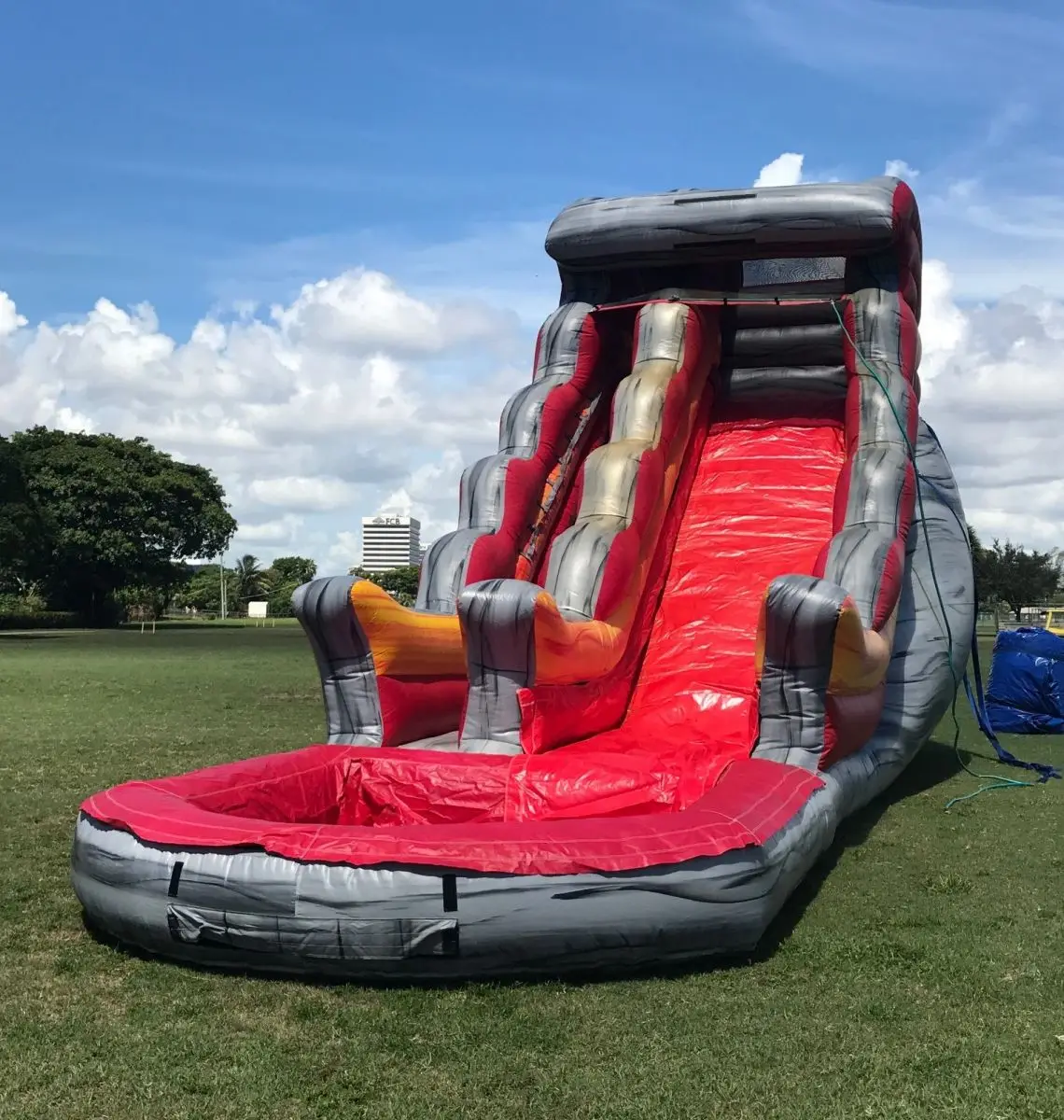 Durable Jumping Castles Backyard Inflatable Water Slide Park With Pool For Kids