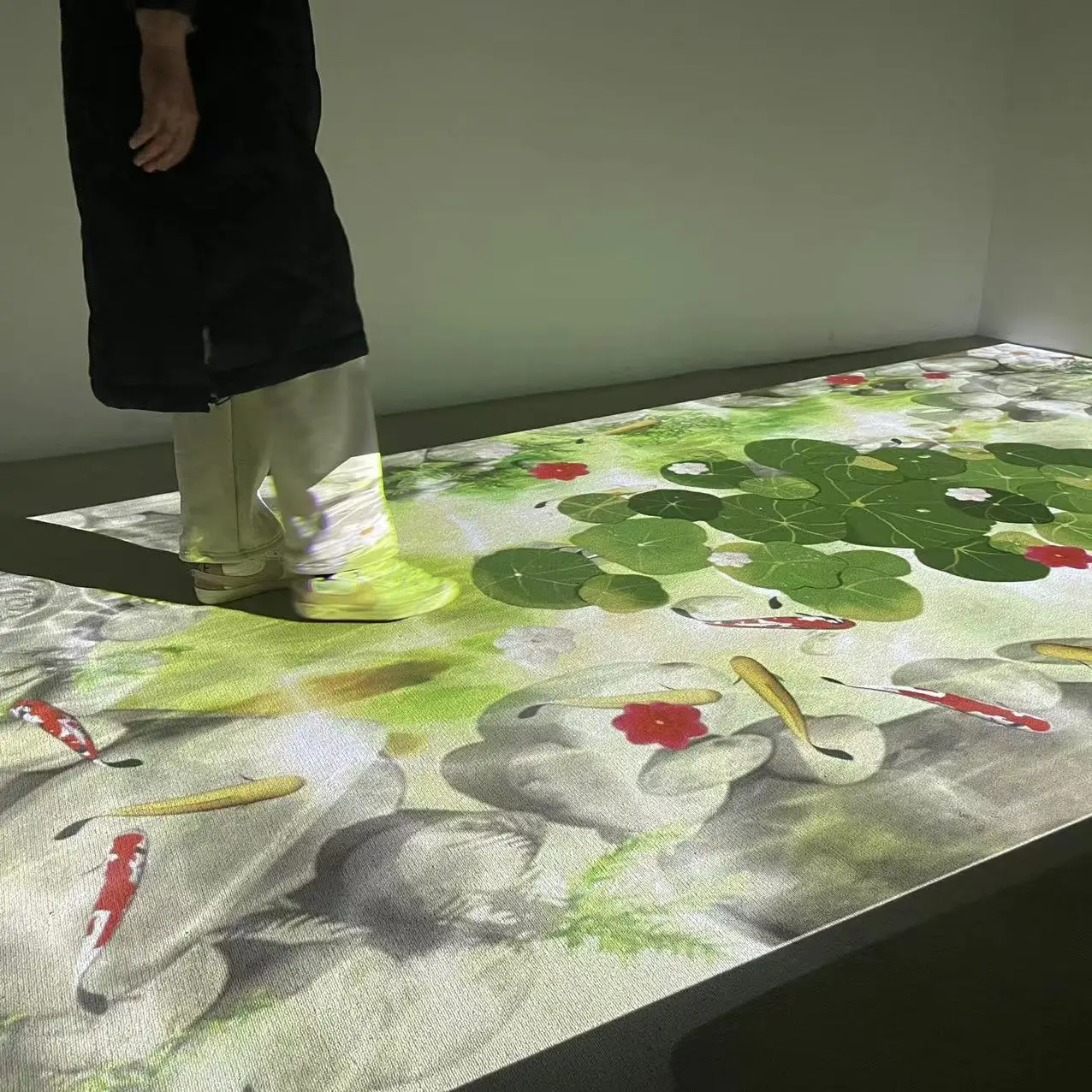 Factory Direct Alibaba Stock Price Interactive Wall and interactive floor projection