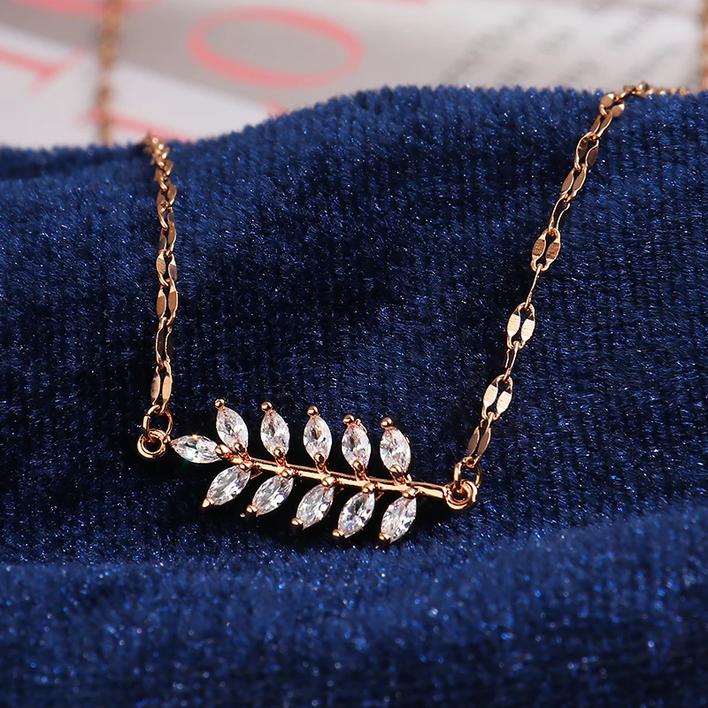 YUAN XIN CHENG Simple diamond leaf necklace mori olive leaf clavicle chain titanium steel necklace for women