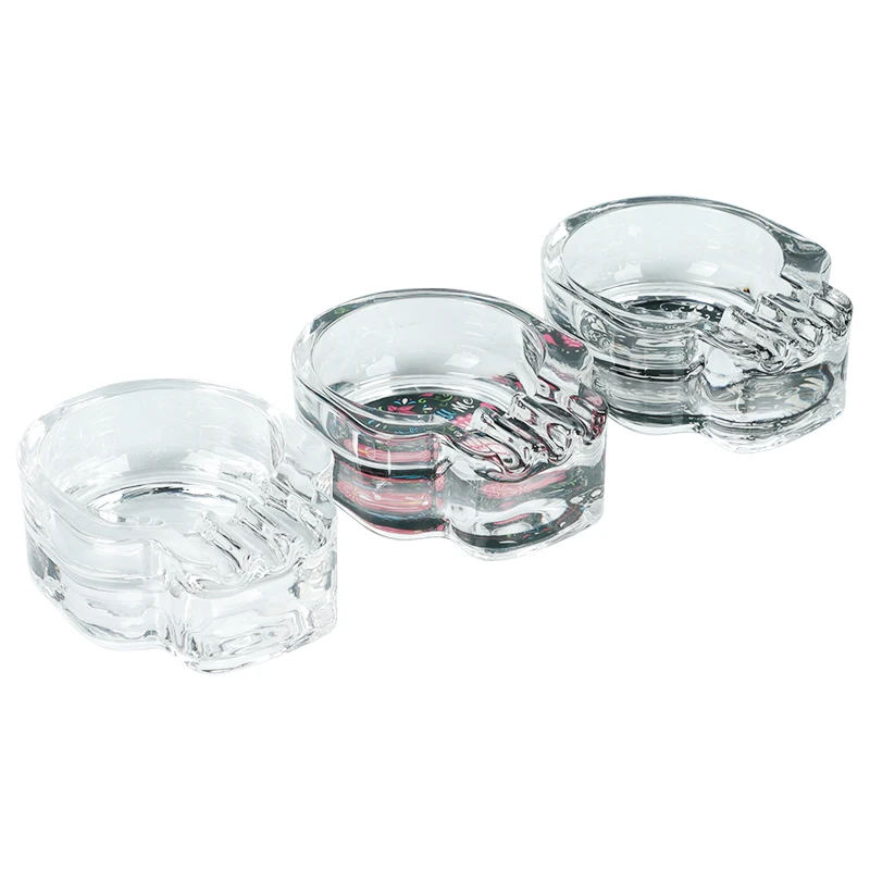 UKETA OEM/ODM custom logo funny skull shape table cigar cigarette glass ashtray for promotion