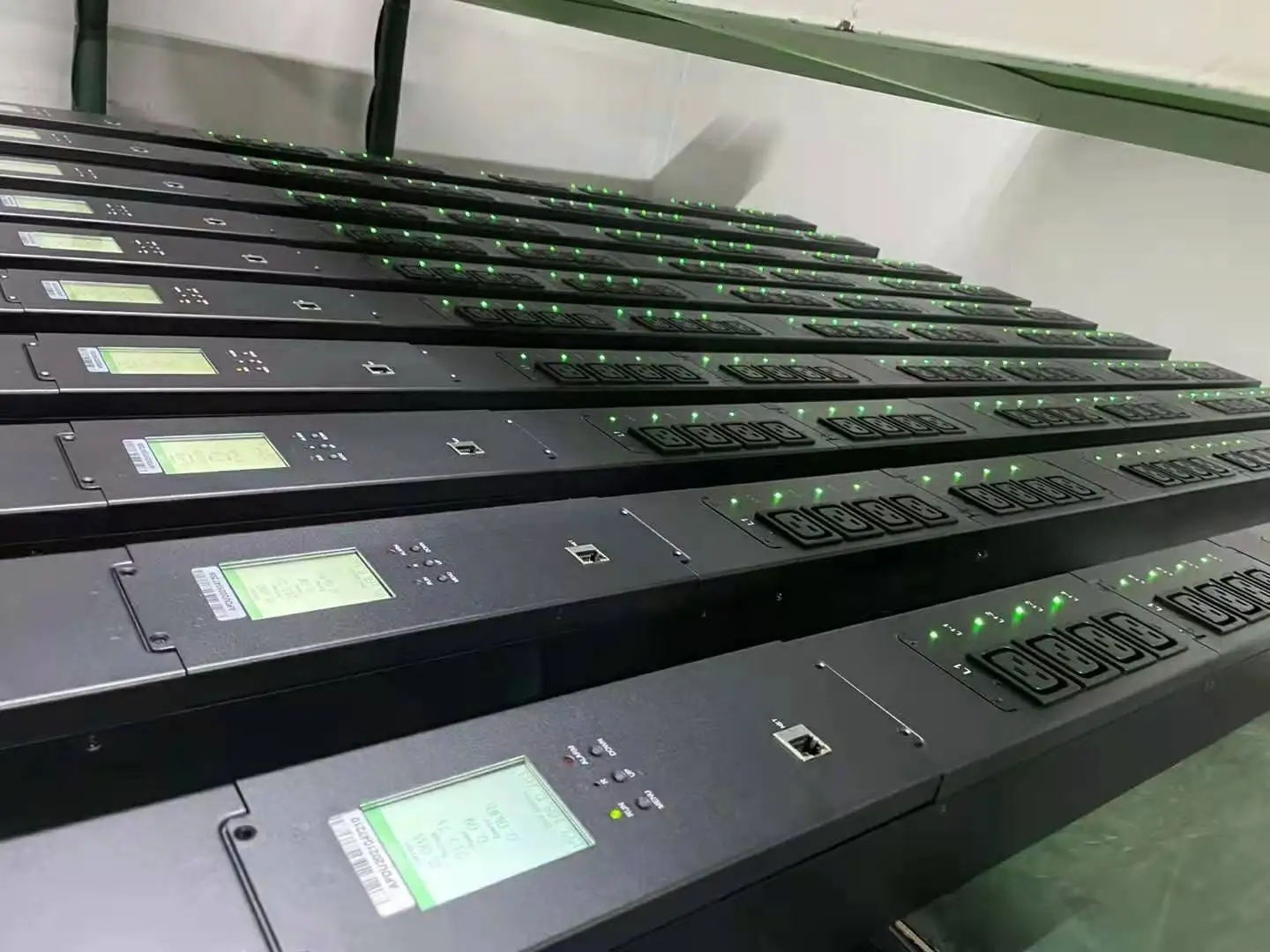 125A 415V 3 фазы 90 кВт Умный блок распределения питания PDU высокомощный Интеллектуальный дата-центр