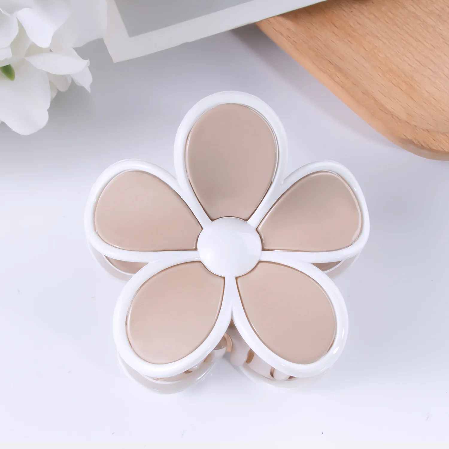 Sweet Frosted Medium Size Five Petal Flower Claw Clip Elegant Flower Hair Clips for Women Hair Accessories