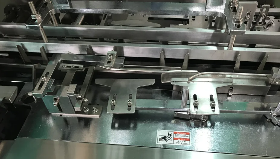 DZH-120 carton/min Capacity Automatic Carton Box Packing Machine Cartoning Machine For Plastic Bottle