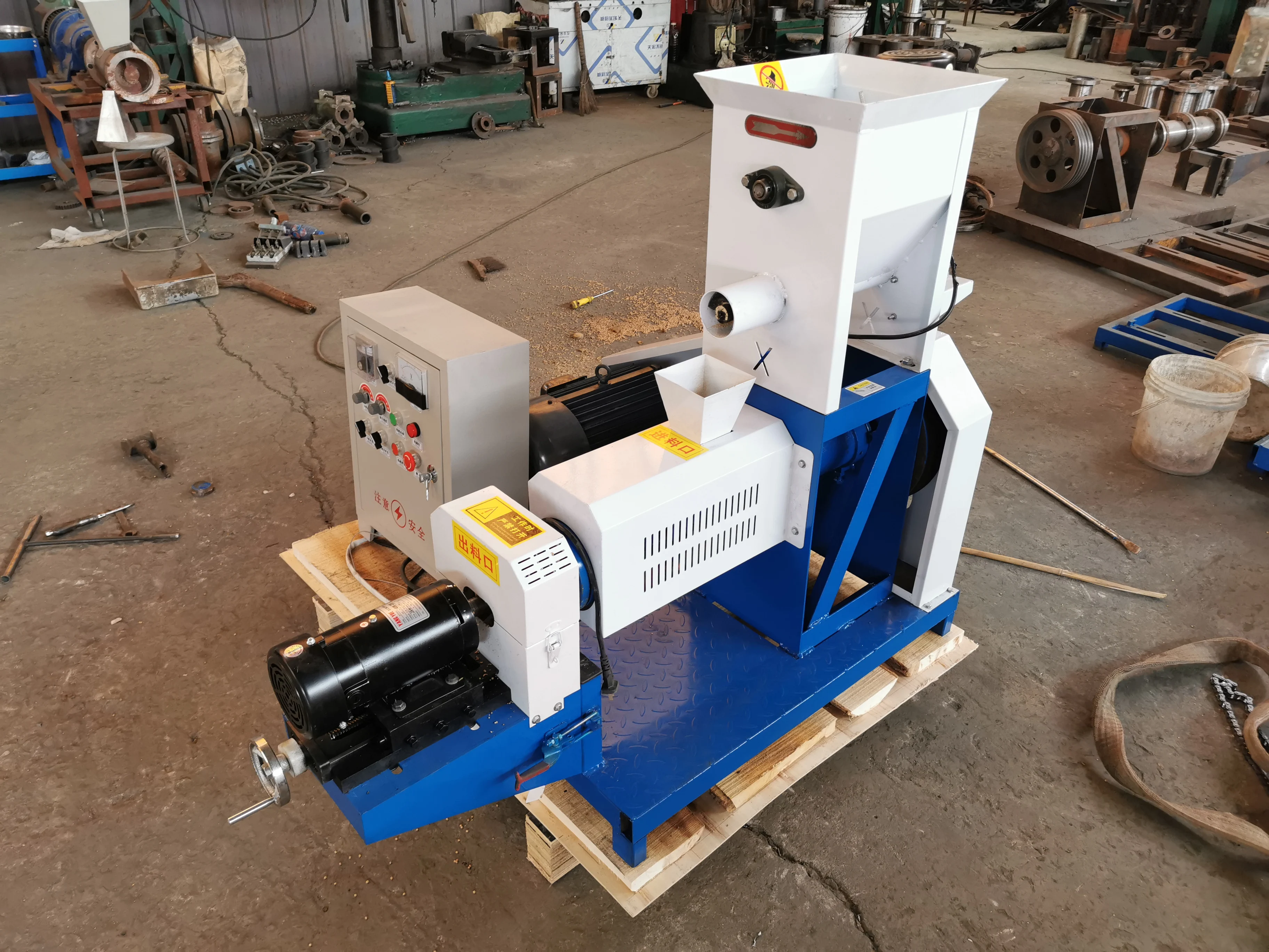 Commercial Fish Feed Pellet Making Machine Price Floating Fish Feed Extruder Machine