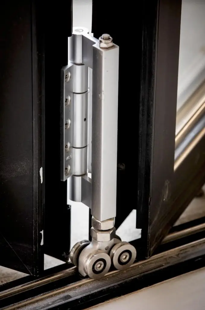 Modern 150 Heavy Duty Stainless Steel Lifting Windows Vertical Opening with Folding Design Soundproof with Louver Curtain