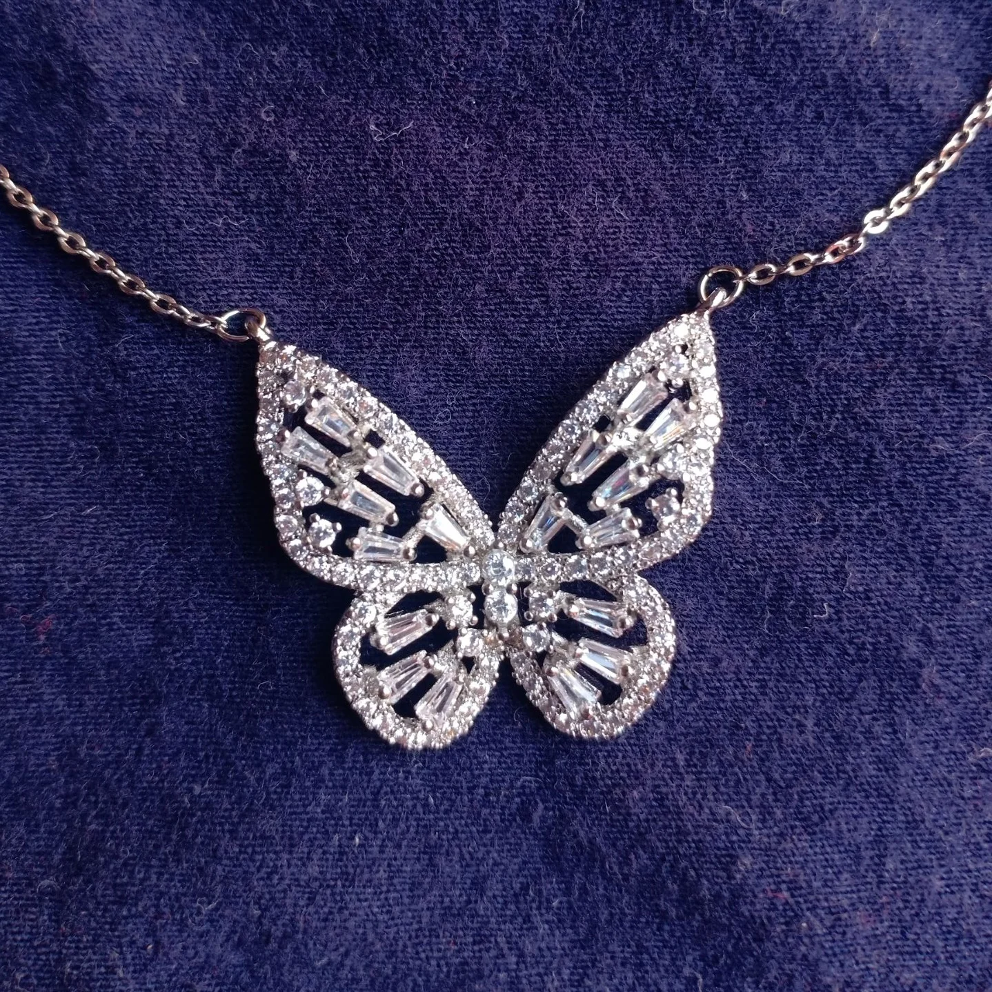 Wholesale women simple jewelry silver color cz butterfly necklace