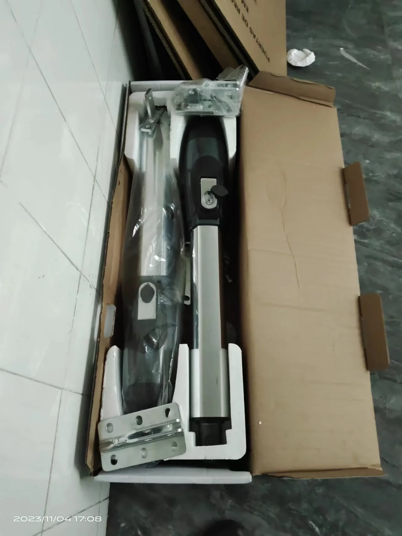 The motor is automatically open Munich Style Dual Swing Laser cut Galvanized Steel Metal Wrought Iron Fence Panel Gate 16 x7 ft