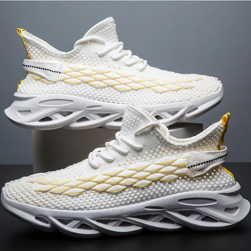Hot Sale Sports Shoes Scale Design Fly Woven Shoes Men Breathable Light Weight Casual Shoes