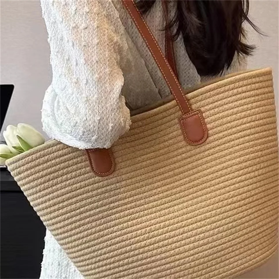 Сумка-ведро из ротанга
